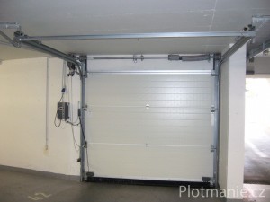 Sekční garážová vrata Hormann servis